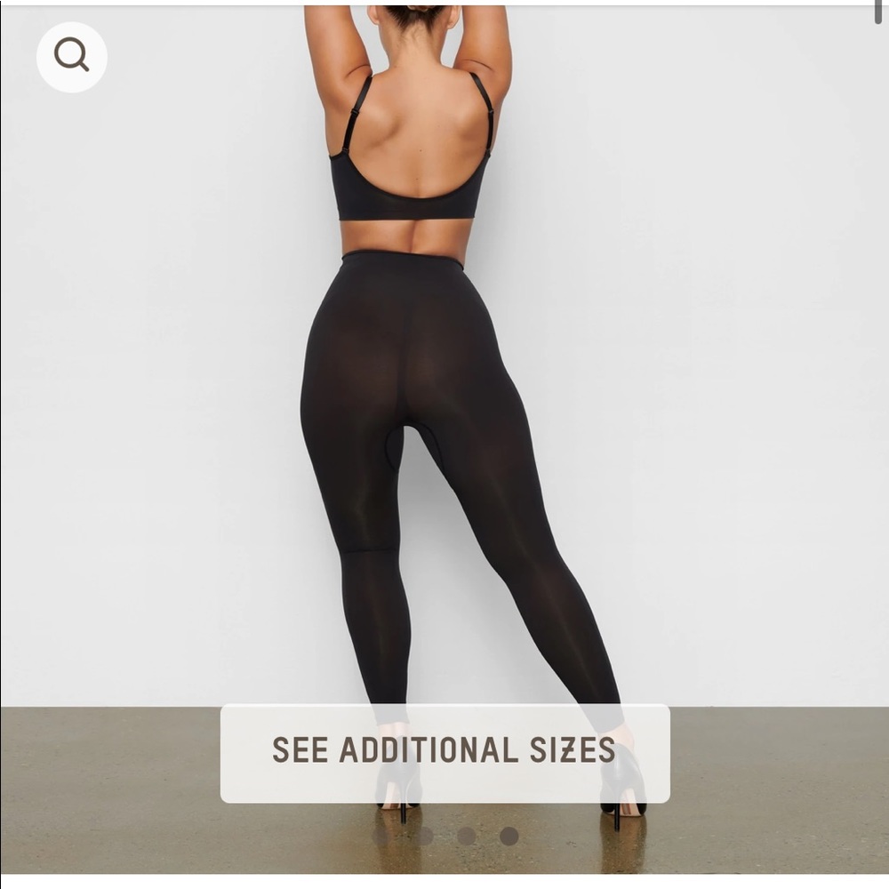 NWOT SKIMS sculpting leggings